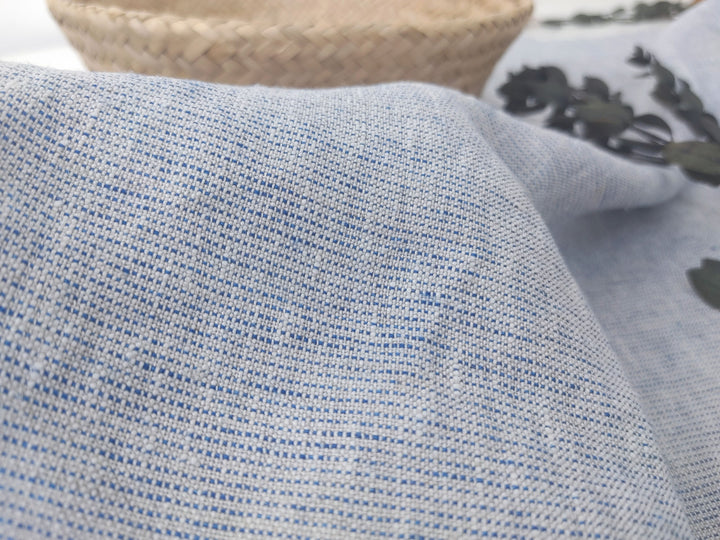 100% Linen Fabric – Softly Speckled Blue Weft on Crisp White 7573